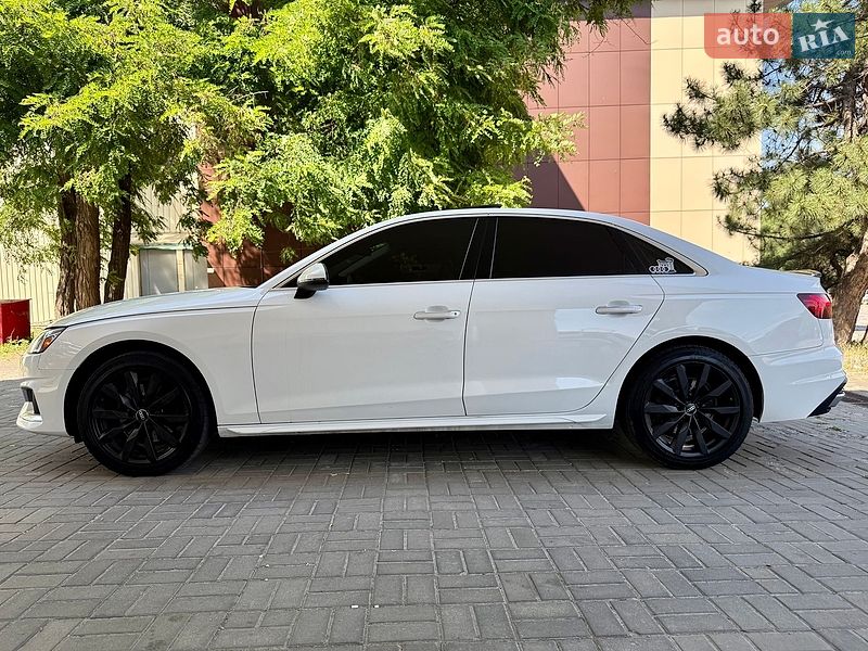 Седан Audi A4 2021 в Днепре