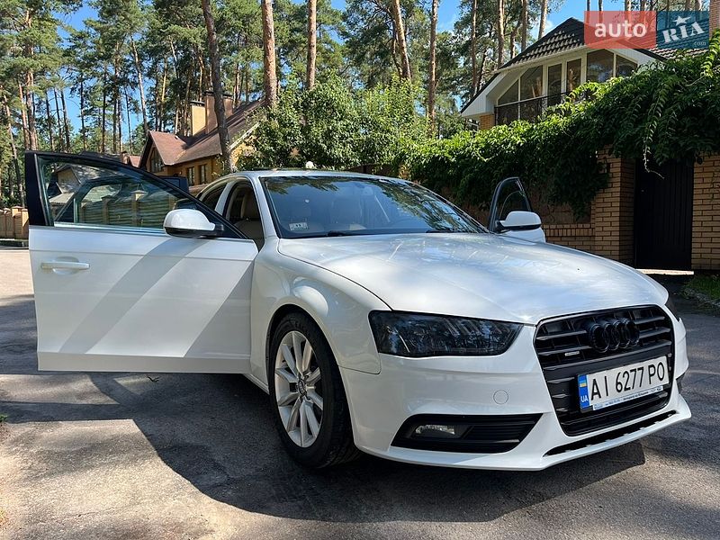 Седан Audi A4 2012 в Чернигове