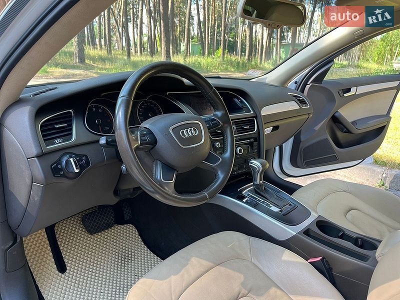 Седан Audi A4 2012 в Чернигове