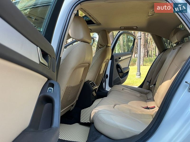 Седан Audi A4 2012 в Чернигове