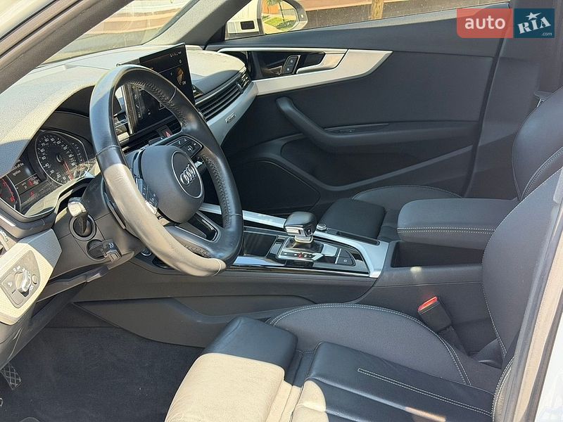 Седан Audi A4 2019 в Івано-Франківську