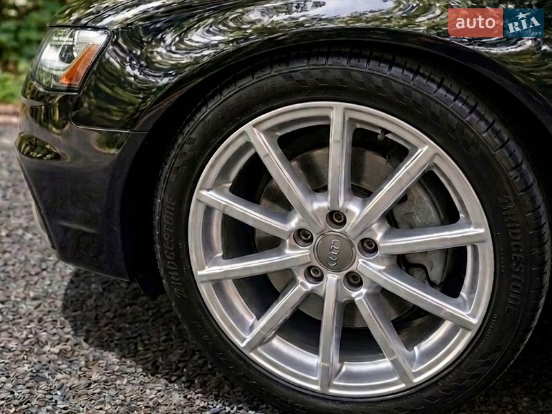 Седан Audi A4 2014 в Хмельницькому