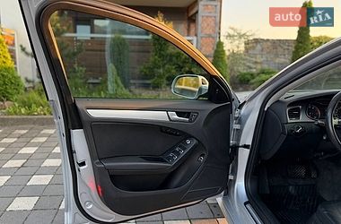 Седан Audi A4 2015 в Стрию