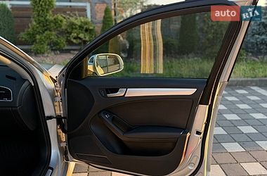 Седан Audi A4 2015 в Стрию