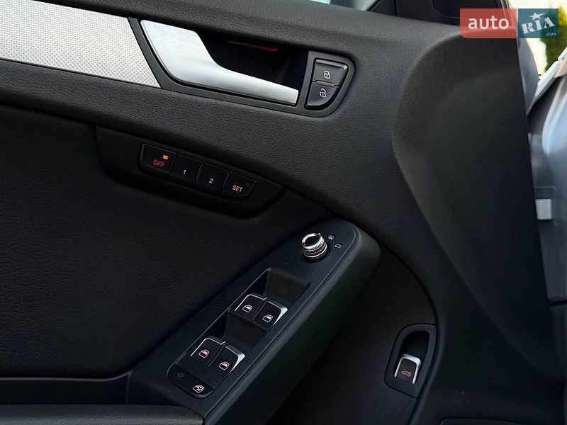 Седан Audi A4 2015 в Стрию