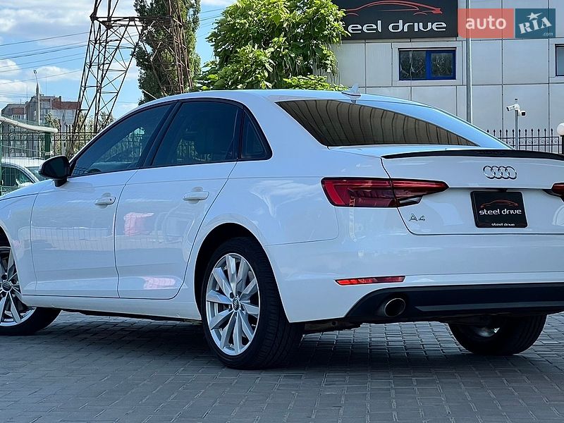 Седан Audi A4 2016 в Николаеве
