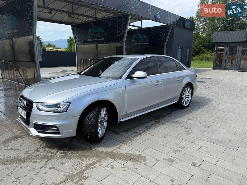 Седан Audi A4 2015 в Надворной