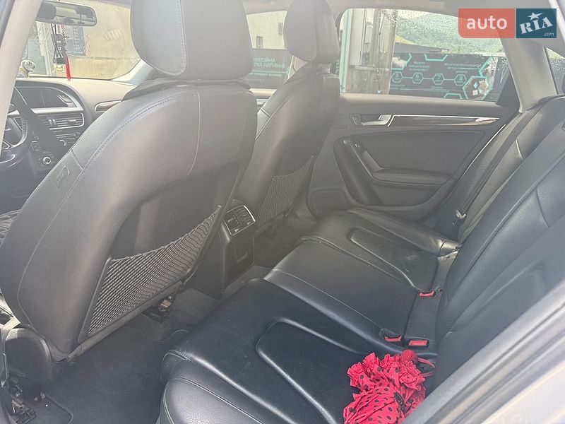 Седан Audi A4 2015 в Надворной