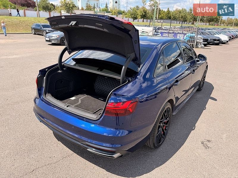 Седан Audi A4 2021 в Кривому Розі