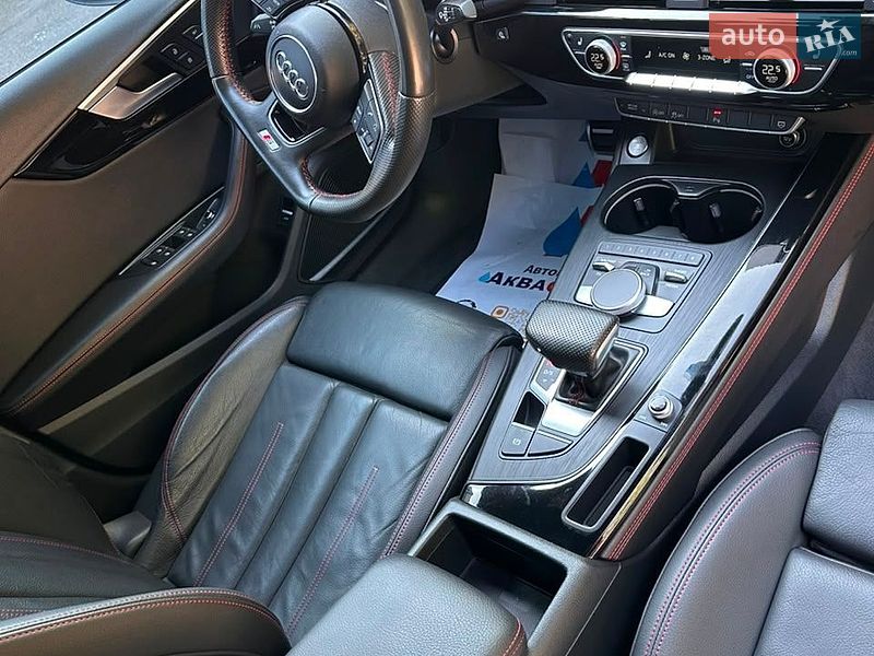 Седан Audi A4 2017 в Тернополі