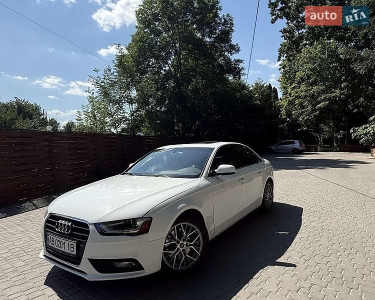 Седан Audi A4 2012 в Гайсину