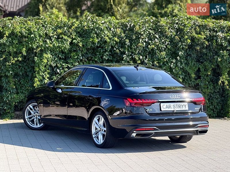 Седан Audi A4 2022 в Стрые