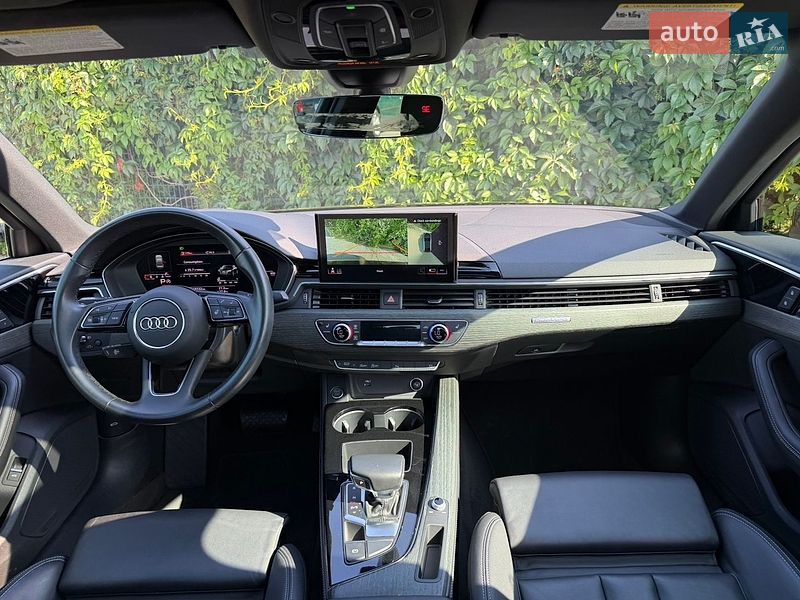 Седан Audi A4 2022 в Стрые