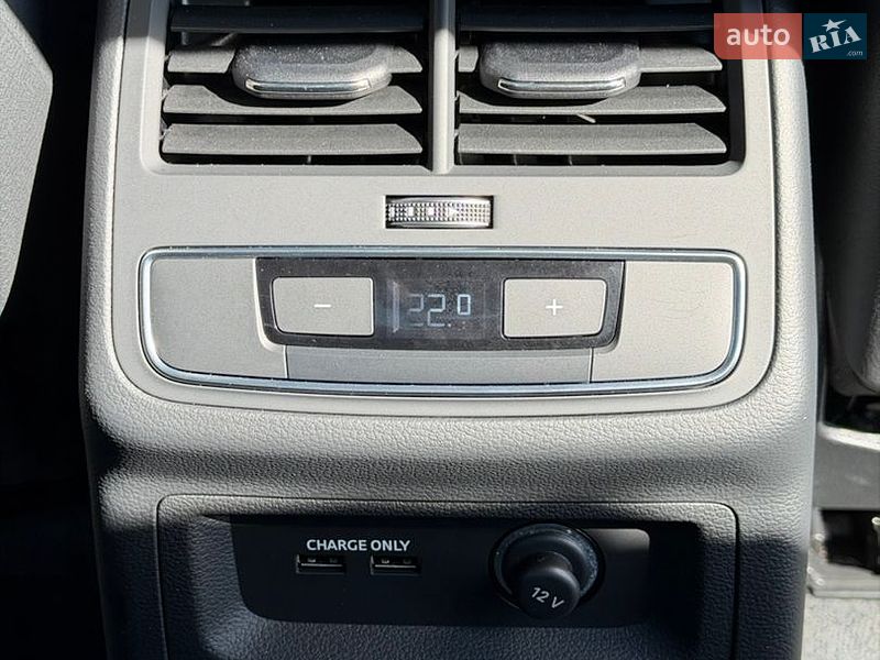 Седан Audi A4 2022 в Стрые