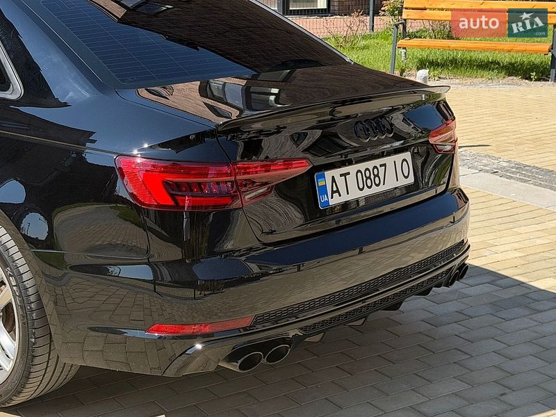 Седан Audi A4 2016 в Ивано-Франковске