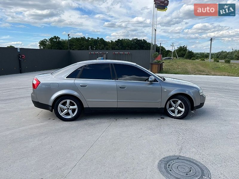 Седан Audi A4 2004 в Борщеве