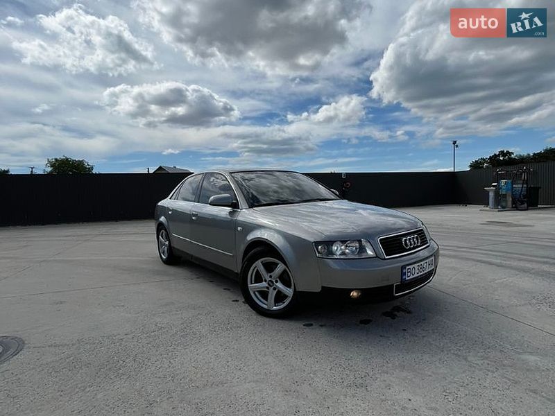 Седан Audi A4 2004 в Борщеве