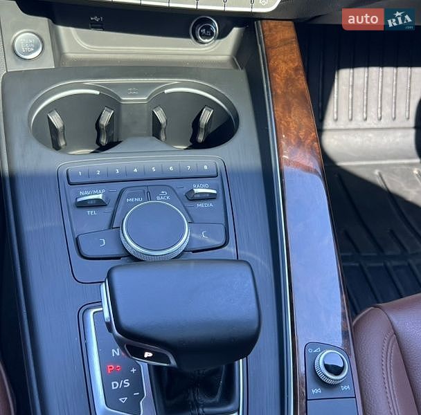 Седан Audi A4 2017 в Попільні