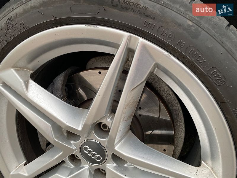 Седан Audi A4 2015 в Києві