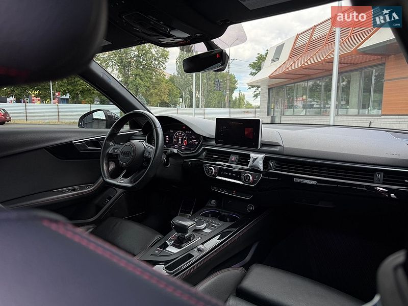 Седан Audi A4 2018 в Кривому Розі