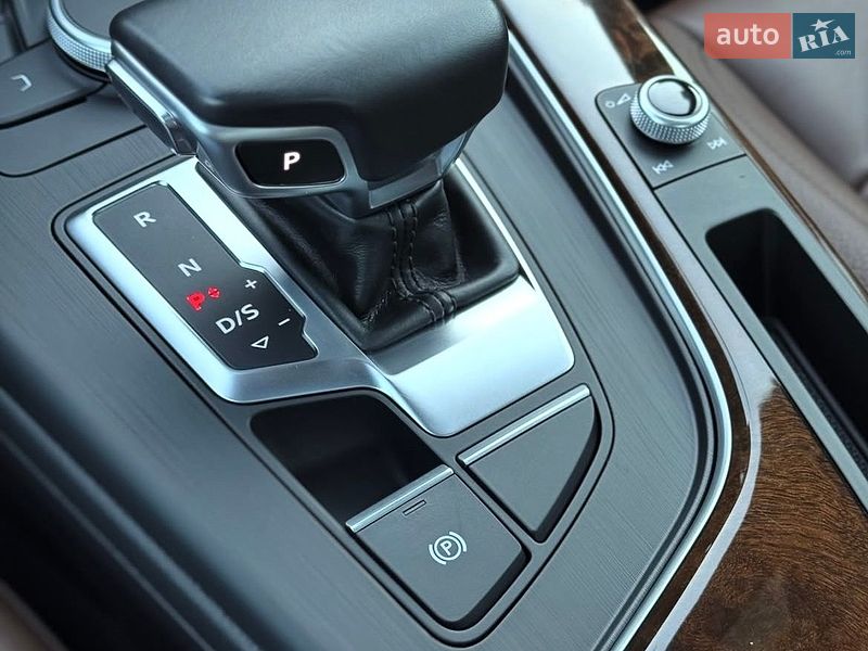 Седан Audi A4 2017 в Попільні