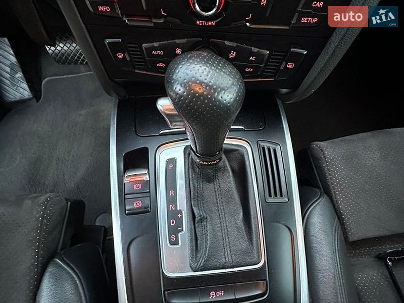 Седан Audi A4 2011 в Львові