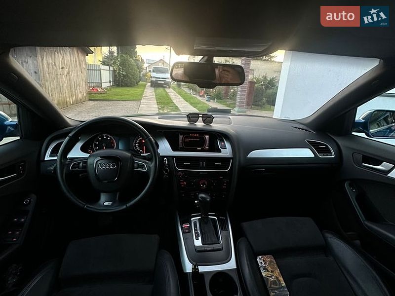 Седан Audi A4 2011 в Львові