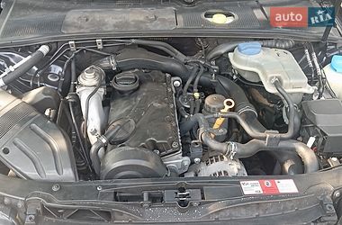Седан Audi A4 2002 в Южному