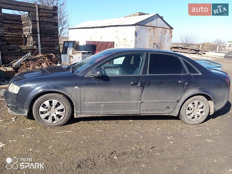 Седан Audi A4 2002 в Южному