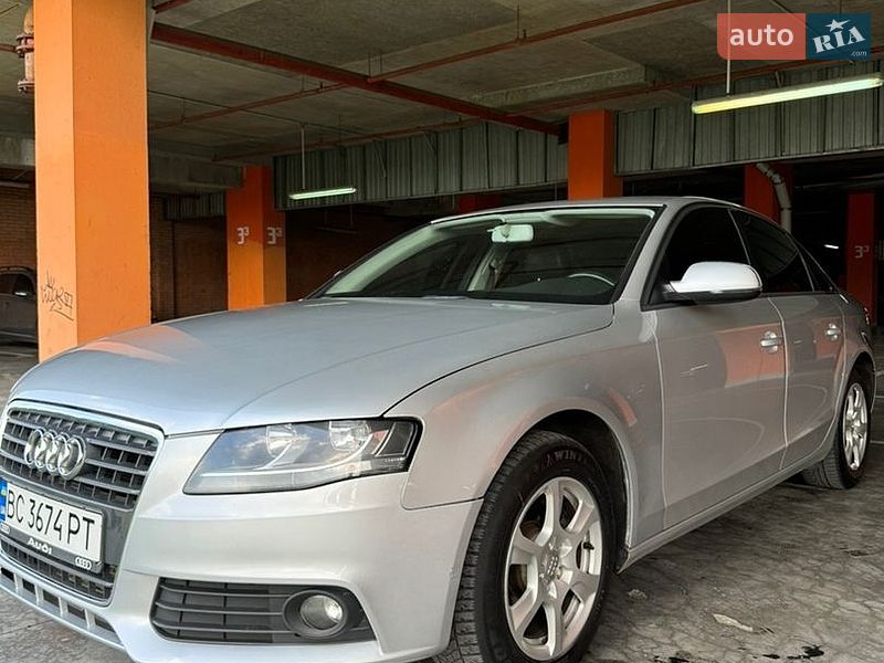 Седан Audi A4 2010 в Львові