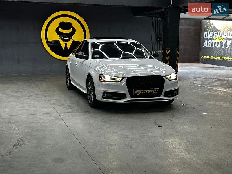 Седан Audi A4 2014 в Чернівцях