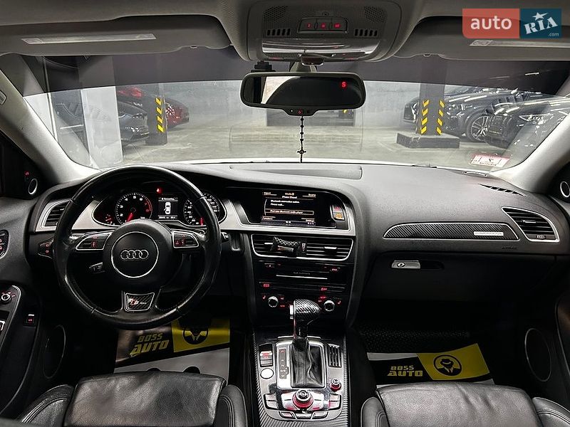 Седан Audi A4 2014 в Чернівцях