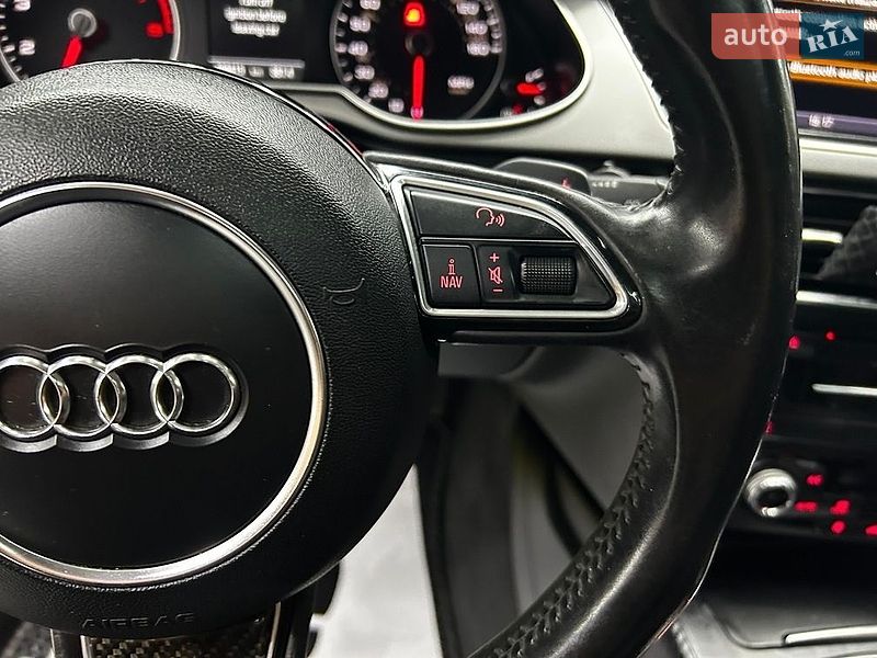 Седан Audi A4 2014 в Чернівцях