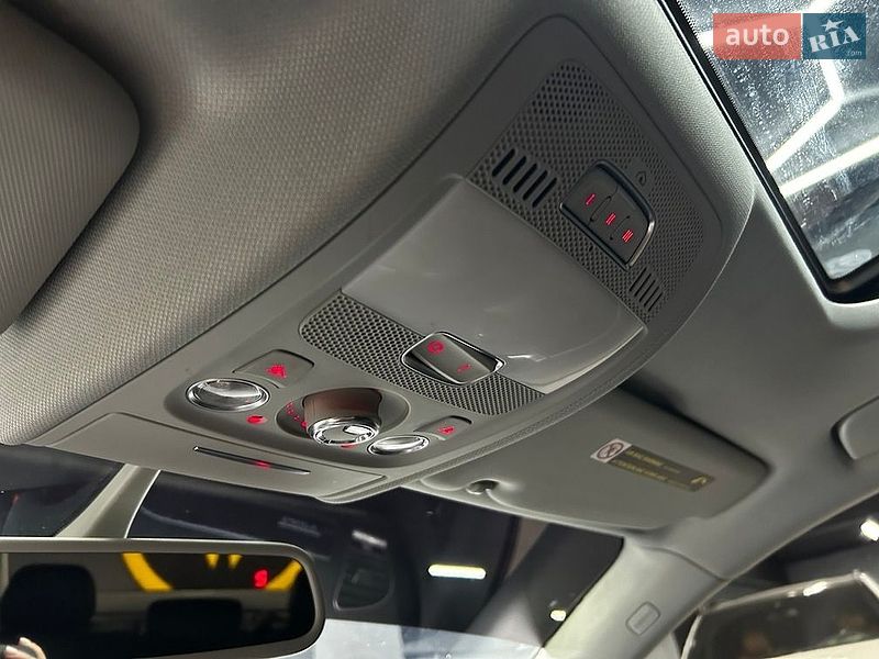 Седан Audi A4 2014 в Чернівцях