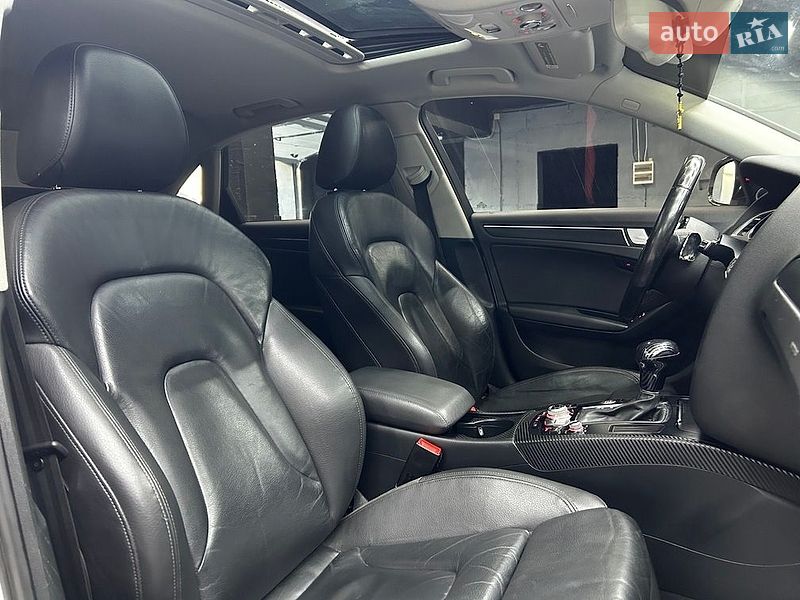 Седан Audi A4 2014 в Чернівцях