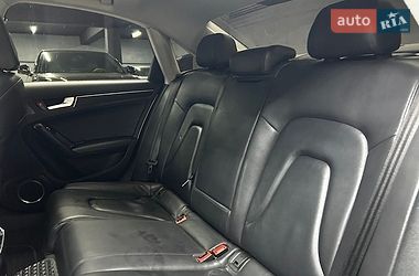 Седан Audi A4 2014 в Чернівцях