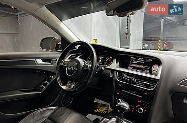 Седан Audi A4 2014 в Чернівцях