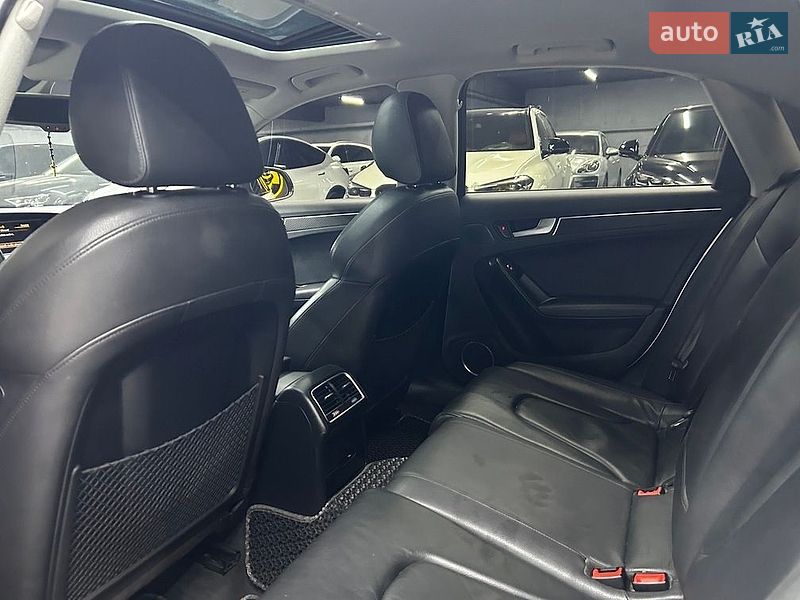 Седан Audi A4 2014 в Чернівцях