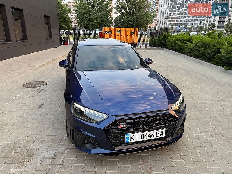 Седан Audi A4 2021 в Києві