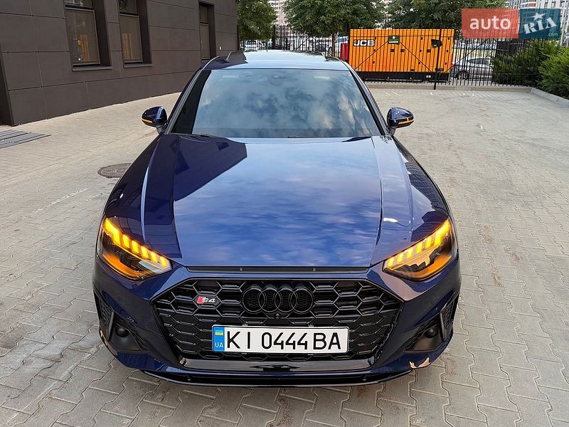Седан Audi A4 2021 в Києві