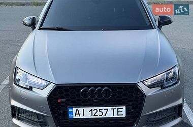 Седан Audi A4 2017 в Горенці