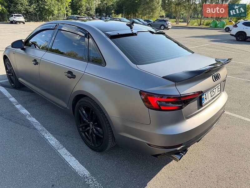Седан Audi A4 2017 в Горенці