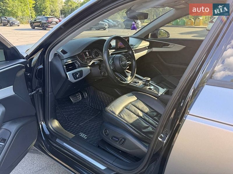 Седан Audi A4 2017 в Горенці