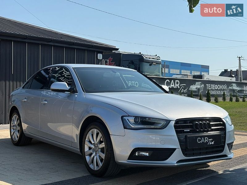 Седан Audi A4 2013 в Львові