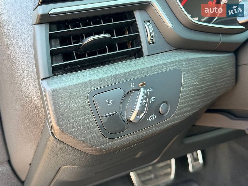Седан Audi A4 2020 в Кривому Розі