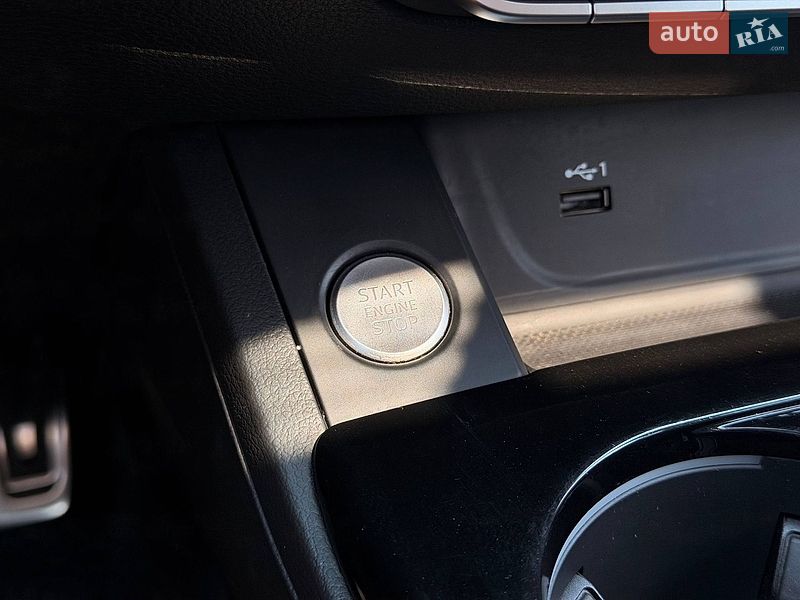 Седан Audi A4 2020 в Кривому Розі