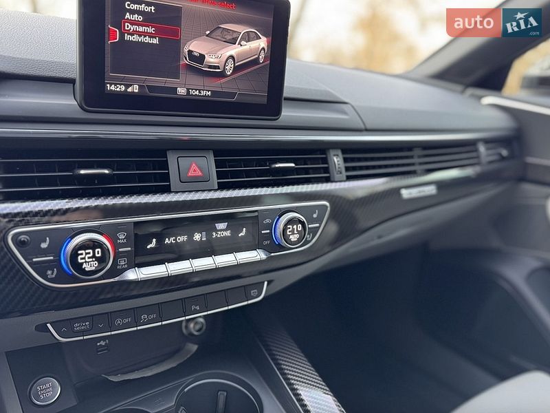 Седан Audi A4 2018 в Львові