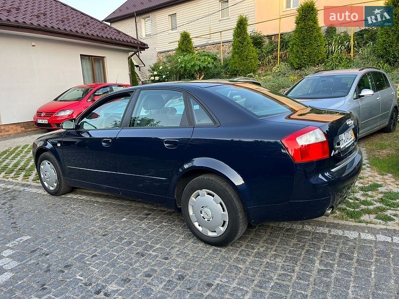 Седан Audi A4 2004 в Звягелі