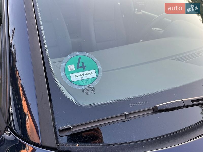 Седан Audi A4 2004 в Звягелі