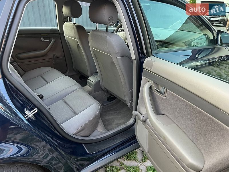 Седан Audi A4 2004 в Звягелі
